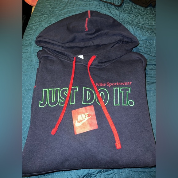 Nike hoodie - Picture 1 of 3